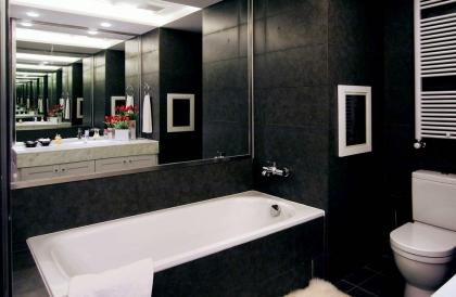 черная ванна с зеркалами3.jpg
