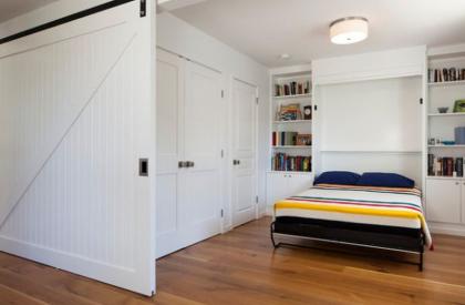 contemporary-small-bedroom-design-with-traditional-wood-sliding-doors-and-modern-Murphy-bed-decor-ideas.jpg