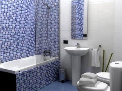 голубая мозаика в ванной4.jpg
